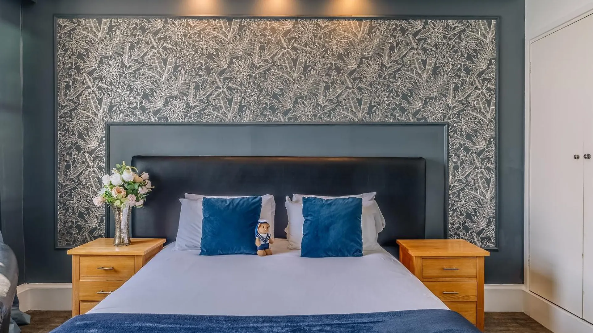 Muthu Westcliff Hotel Southend-on-Sea 3*,