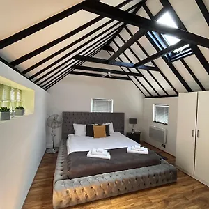 Westcliff-on-sea Coach House Southend-on-Sea