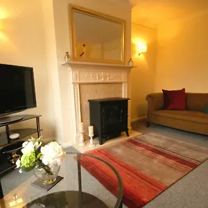 cedar-court-central-cheltenham-town-house.tophotelsbath.com/