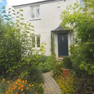 mulberry-cottage.tophotelsbath.com/